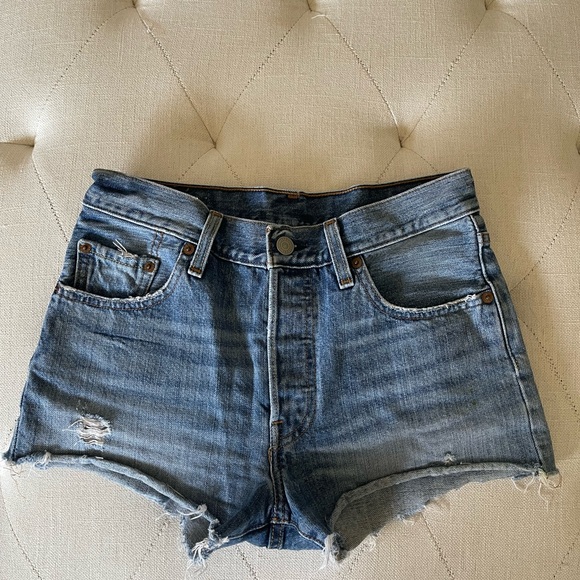 LEVI’s - Women's Shorts - Picture 2 of 5
